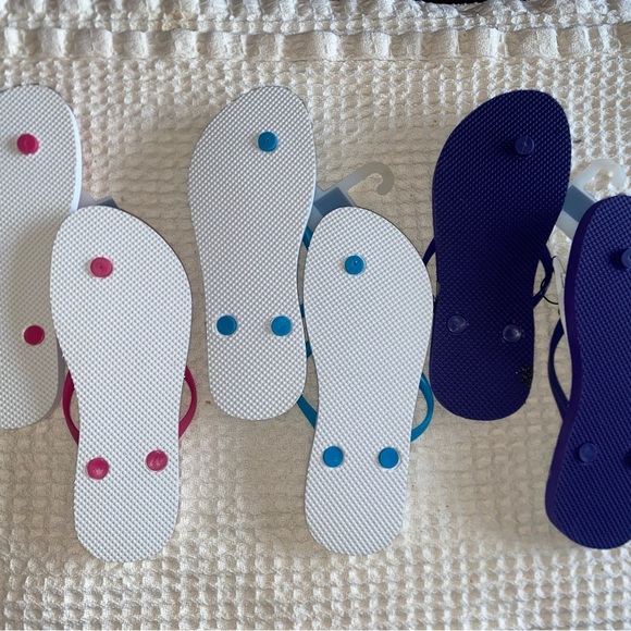 GAP FLIP FLOS WOMEN'S - SIZE 7 NEW WITH TAG (3 PAIR: PINK/AQUA/PURPLE) - Picture 2 of 2